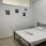 Sisifou Hostel