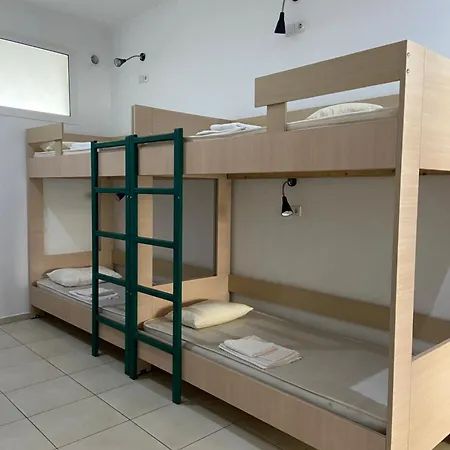 Corinth Beach Apartment بيت شباب